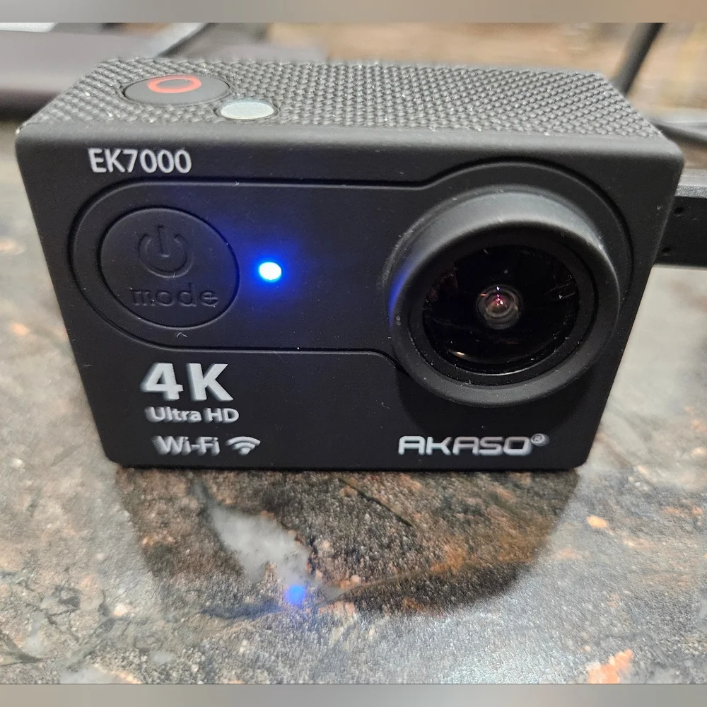 AKASO EK7000 Camera Underwater Video selfie EUC waterproof new $70 SD card